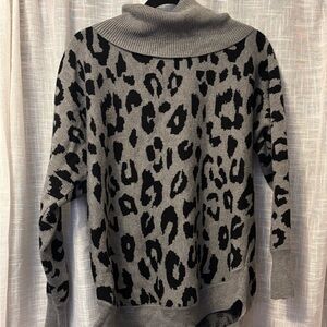 Liz Claiborne Gray Leopard Print Turtleneck Sweater